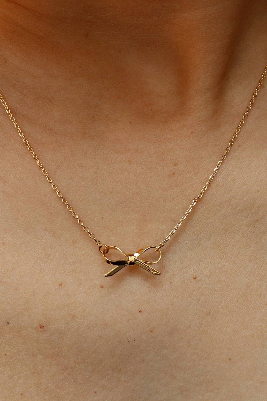 18k Gold Stainless Steel Dainty Bow Necklace
